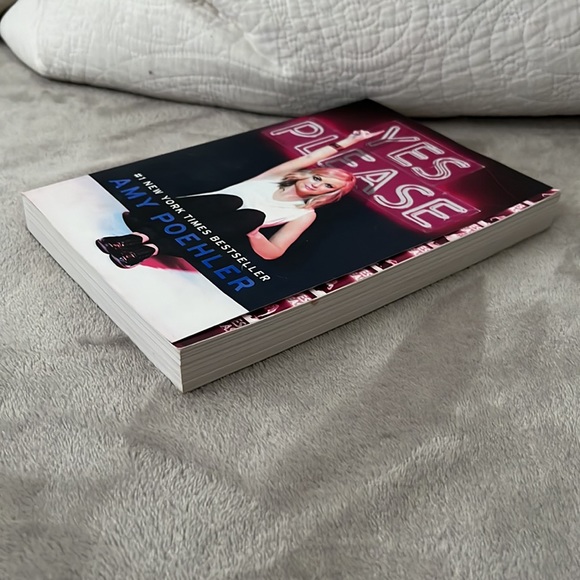 3/$15 Yes, Please by Amy Poehler paperback book - Picture 3 of 4